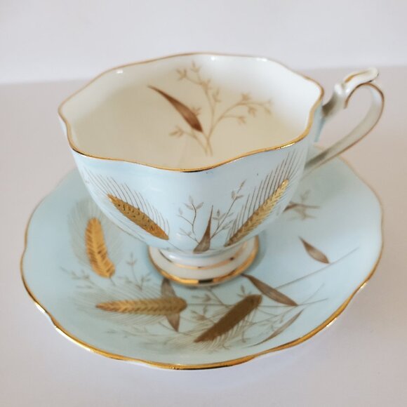 Vintage Queen Anne English Bone China Teacup and Saucer Set "Golden Wheat" - Picture 3 of 4